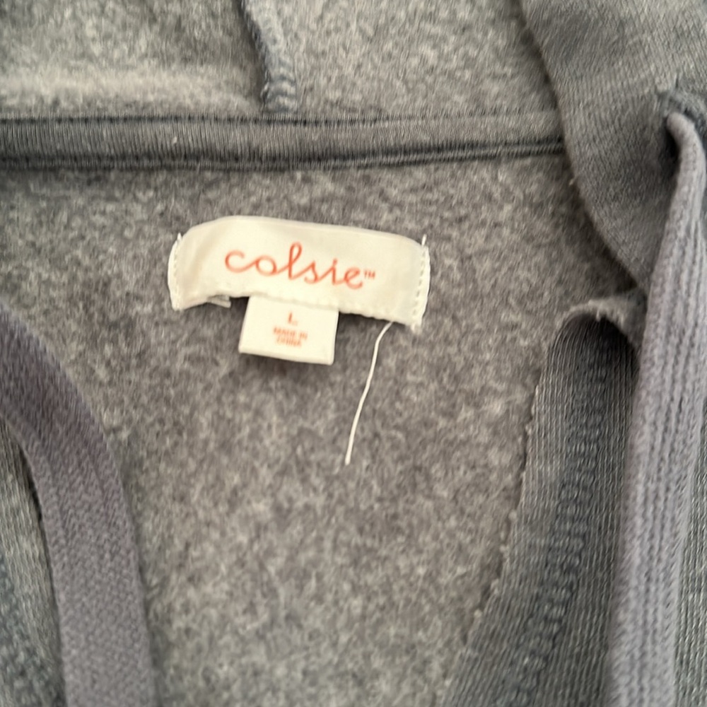 Colsie Pullover - Picture 2 of 3